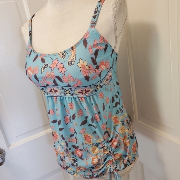 NWT Floral Print 2 Piece Swimsuit Size Large Brand unknown - Picture 3 of 11